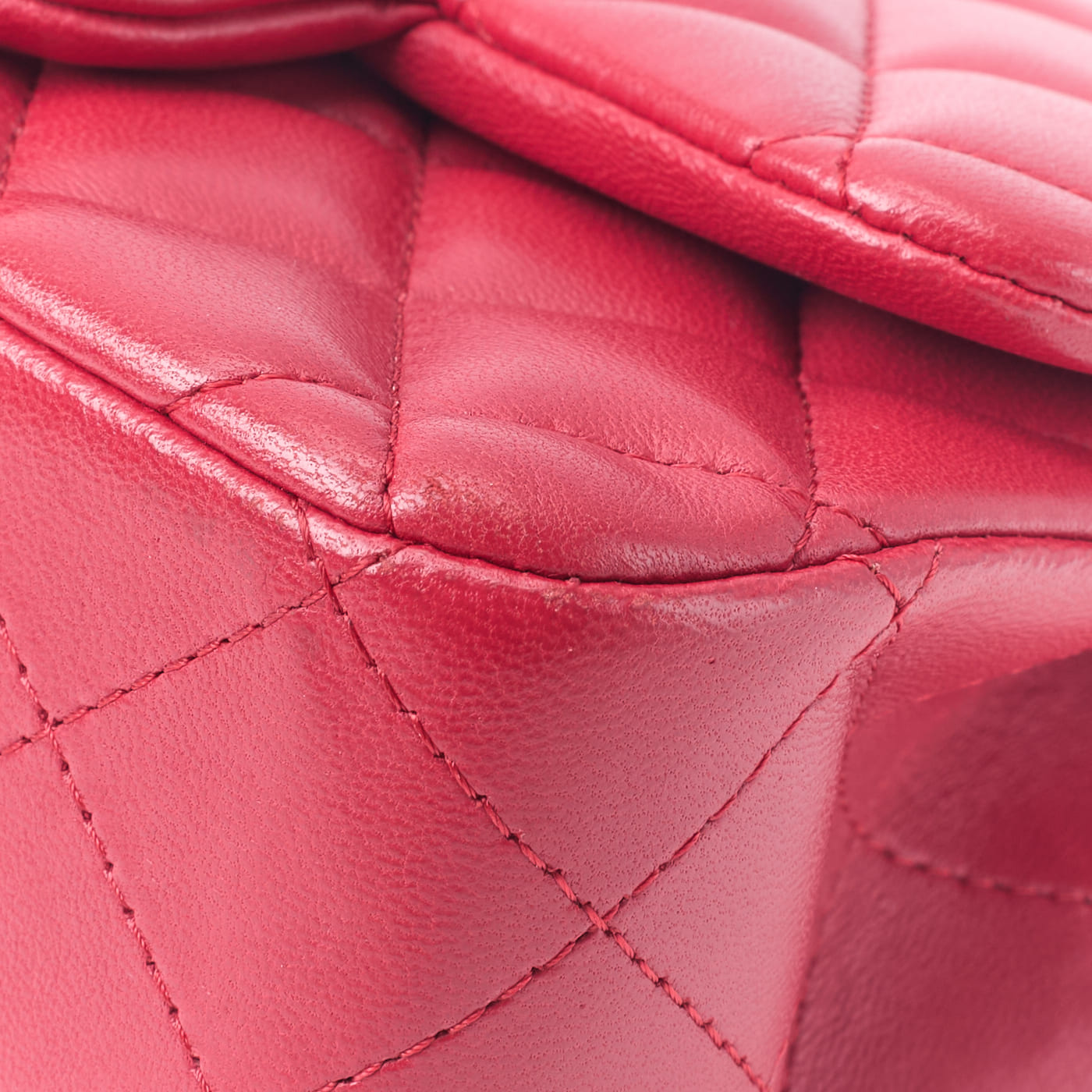 CHANEL Mini Shoulder Bag, Matelasse, Turn Lock, Lambskin, Red, Gold-Tone Hardware, Pre-Owned - Vintage La Charme