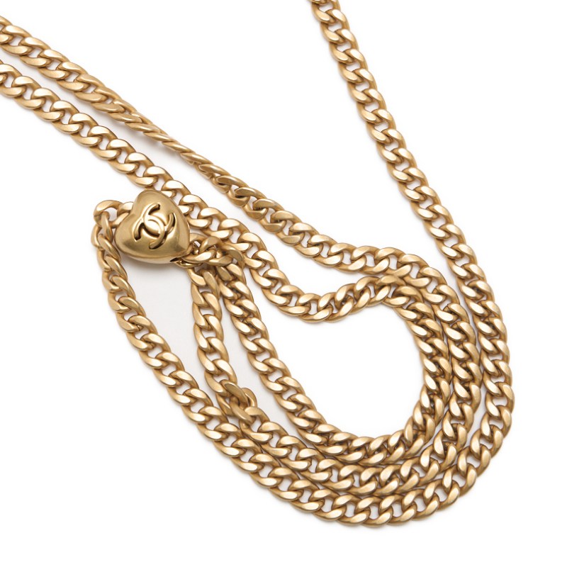 CHANEL Mini Shoulder Bag, Matelasse, Turn Lock, Caviar Skin, White, Gold-Tone Hardware, Pre-Owned - Vintage La Charme