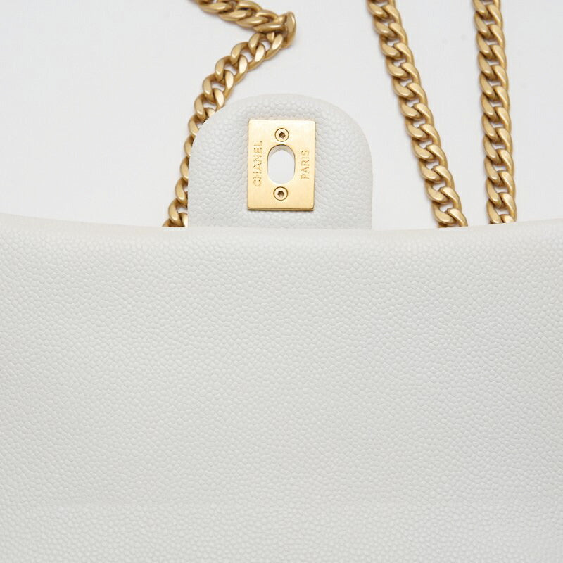 CHANEL Mini Shoulder Bag, Matelasse, Turn Lock, Caviar Skin, White, Gold-Tone Hardware, Pre-Owned - Vintage La Charme