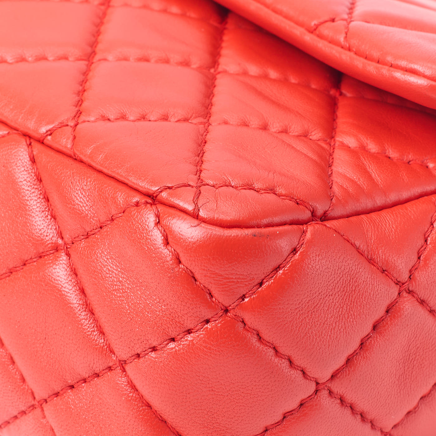 CHANEL Shoulder Bag Matelasse Turn Lock Double Flap Lambskin Red Gold-Tone Hardware Pre-Owned - Vintage La Charme