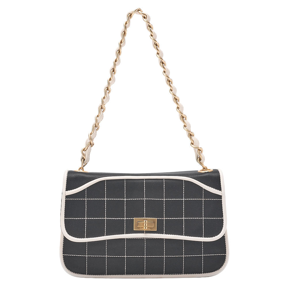 シャネル チョコバー 2.55 ターンロック チェーン ハンドバッグ サテン X ラムスキン 黒 ゴールド金具 中古品