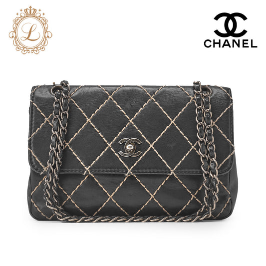 CHANEL Shoulder Bag, Matelasse Wild Stitch Turn Lock, Calfskin, Black, Silver-Tone Hardware, Pre-Owned - Vintage La Charme