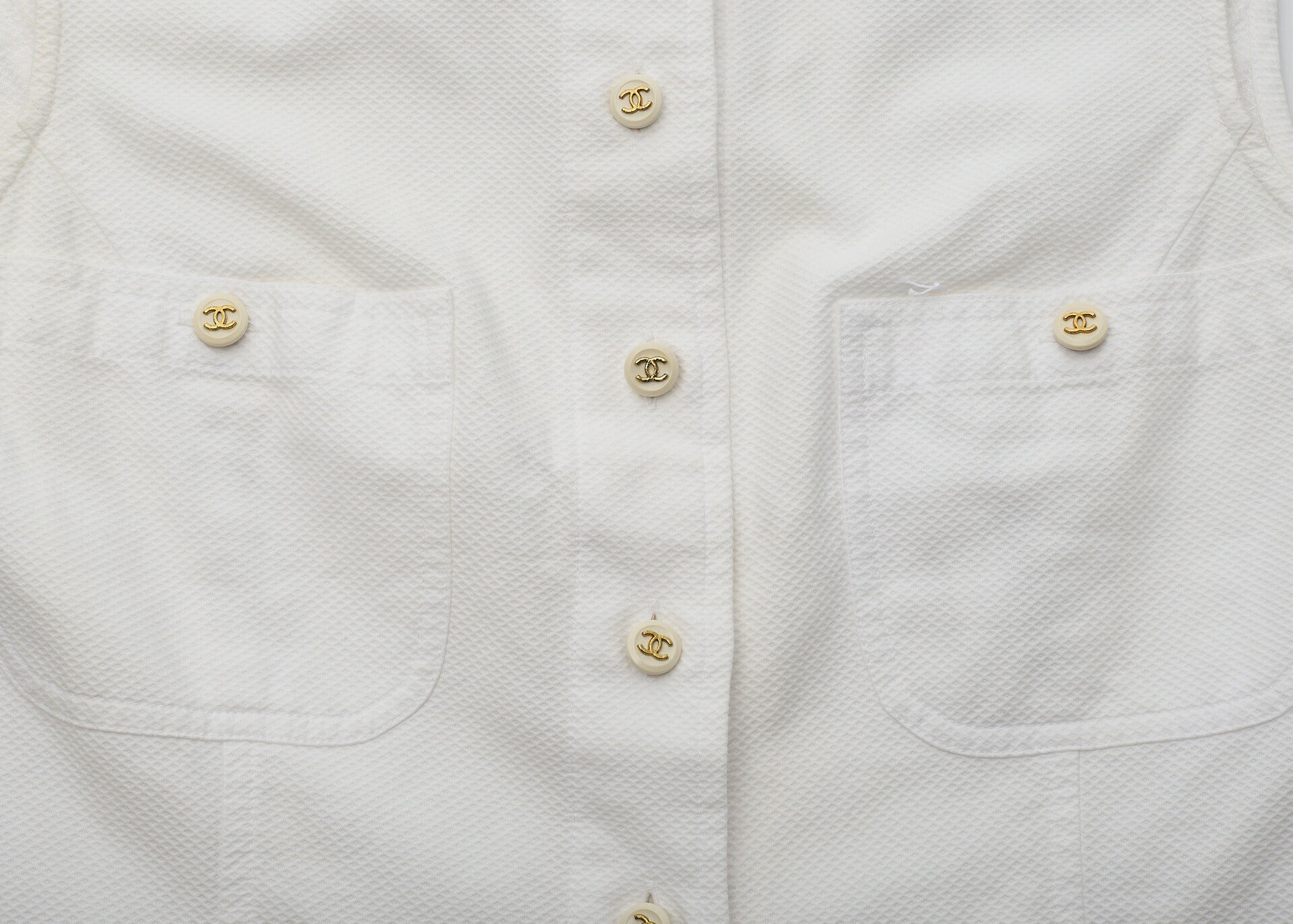 CHANEL Sleeveless Shirt, Collared, Cotton, White, Silver-Tone Hardware, Pre-Owned - Vintage La Charme