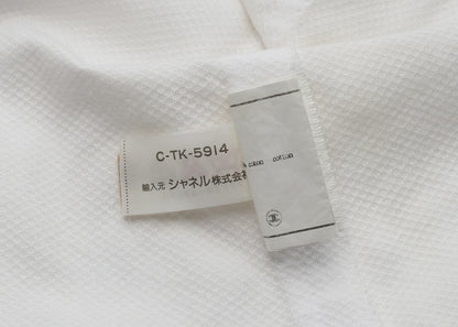 CHANEL Sleeveless Shirt, Collared, Cotton, White, Silver-Tone Hardware, Pre-Owned - Vintage La Charme