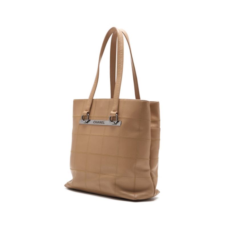 CHANEL Tote Bag Choco Bar Top Logo Caviar Skin Beige Silver-Tone Hardware Pre-Owned - Vintage La Charme