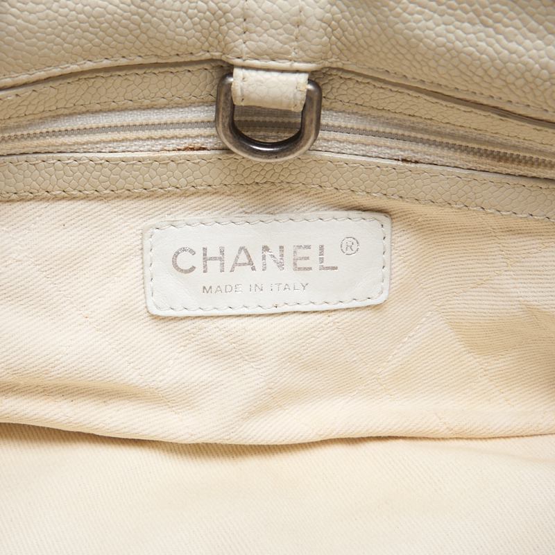 CHANEL Shoulder Bag, Coco Mark, Chain Shoulder, Caviar Skin, White, Silver-Tone Hardware, Pre-Owned - Vintage La Charme