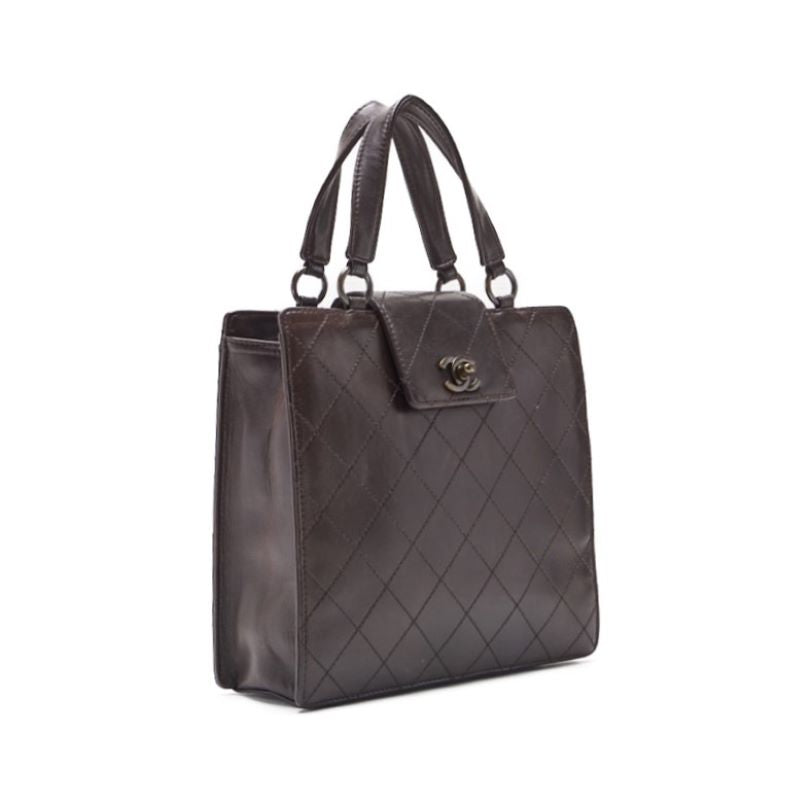 CHANEL Handbag Matelasse Lambskin Brown Gold-Tone Hardware Pre-Owned - Vintage La Charme