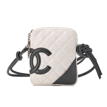 CHANEL Shoulder Bag, Matelasse, Calfskin, White, Gold-Tone Hardware, Pre-Owned