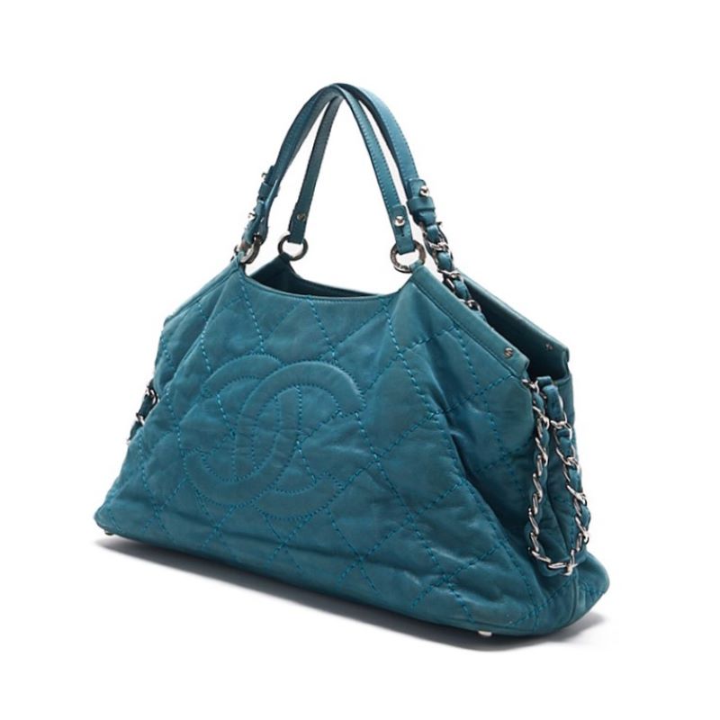 CHANEL Shoulder Bag Matelasse Wild Stitch Coco Mark 2WAY Sparkle Leather Emerald Green Silver-Tone Hardware Pre-Owned - Vintage La Charme