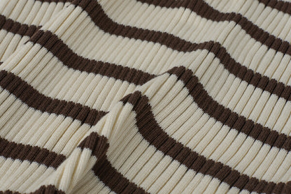 CHANEL T-Shirt, Coco Mark Border, Knit, Cotton, Ivory, Gold-Tone Hardware, Pre-Owned - Vintage La Charme