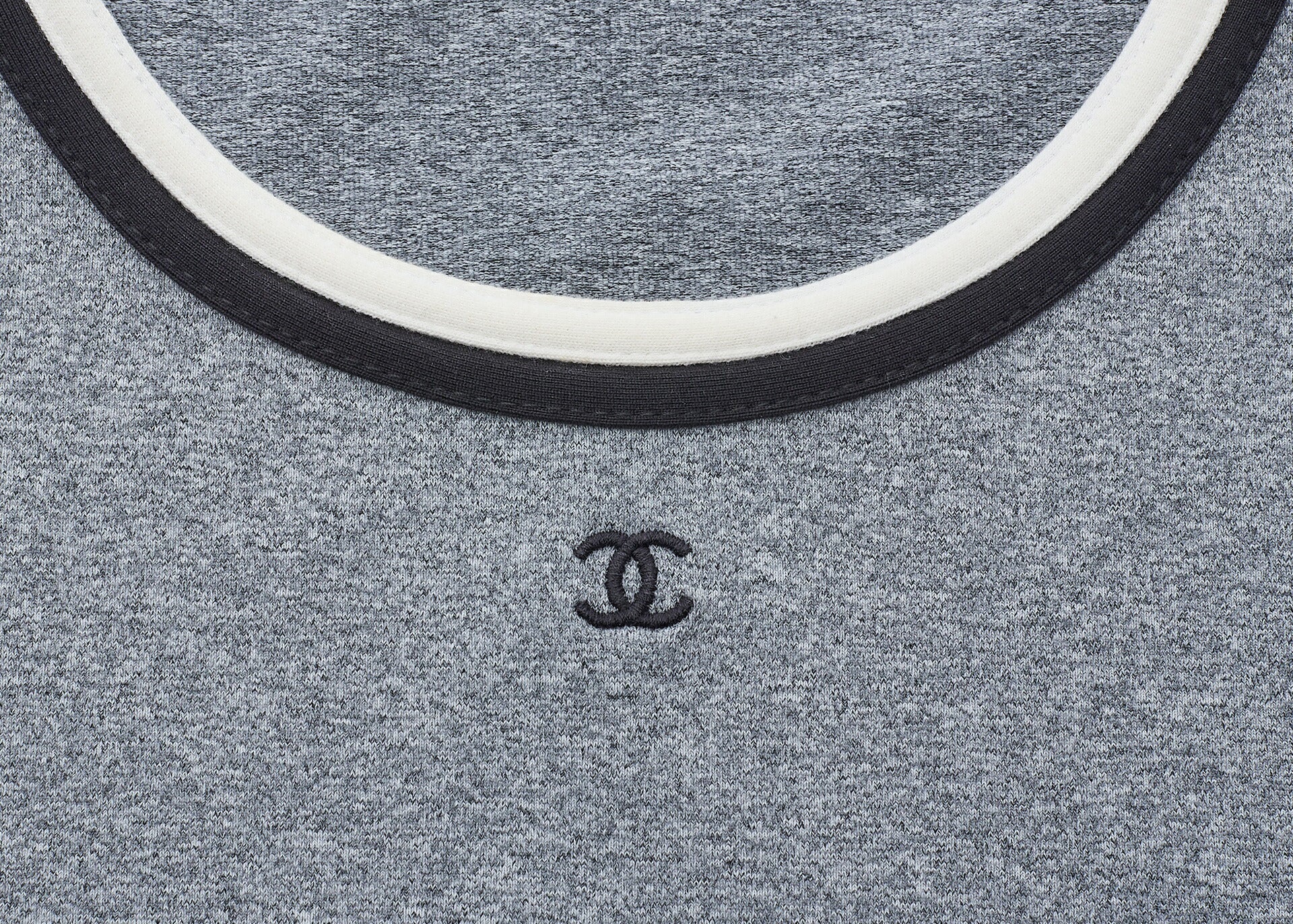CHANEL T-Shirt Short Sleeve Cut-and-Sew Nylon Gray Gold-Tone Hardware Pre-Owned - Vintage La Charme