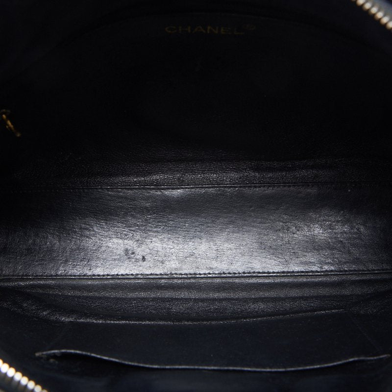 CHANEL Shoulder Bag, Matelasse, Caviar Skin, Black, Gold-Tone Hardware, Pre-Owned - Vintage La Charme