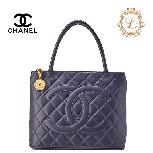 CHANEL Shoulder Bag Tote Bag Matelasse Lambskin Purple Gold-Tone Hardware Pre-Owned - Vintage La Charme