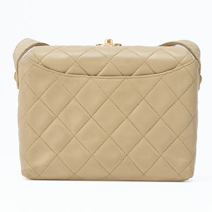 CHANEL Shoulder Bag Tote Bag Matelasse Lambskin Beige Gold-Tone Hardware Pre-Owned - Vintage La Charme