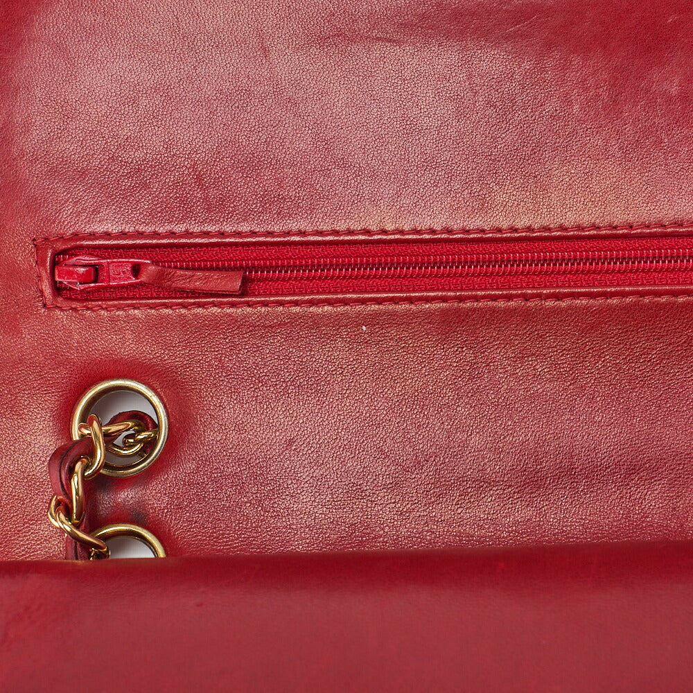 CHANEL Shoulder Bag Matelasse Lambskin Red Gold-Tone Hardware Pre-Owned - Vintage La Charme