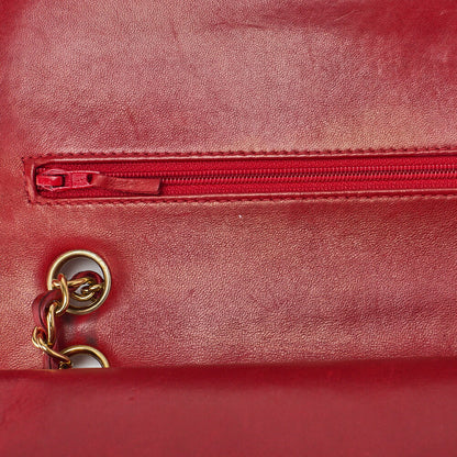CHANEL Shoulder Bag Matelasse Lambskin Red Gold-Tone Hardware Pre-Owned - Vintage La Charme