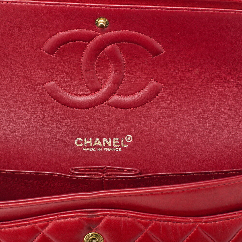 CHANEL Shoulder Bag Matelasse Lambskin Red Gold-Tone Hardware Pre-Owned - Vintage La Charme
