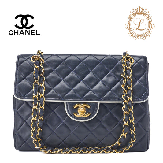 CHANEL Shoulder Tote Bag Matelasse Lambskin Bicolor Navy Gold-Tone Hardware Pre-Owned - Vintage La Charme