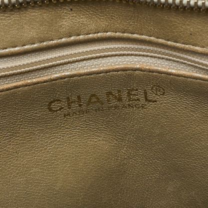 CHANEL Shoulder Bag Tote Bag Matelasse Lambskin White Gold-Tone Hardware Pre-Owned - Vintage La Charme