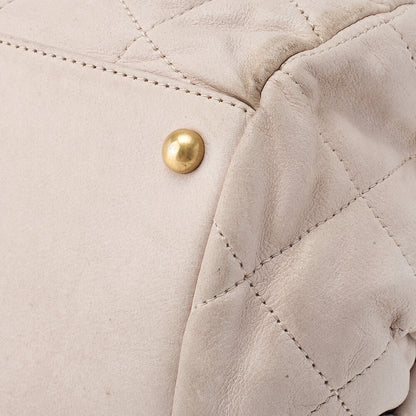 CHANEL Shoulder Bag Matelasse Chain Shoulder Sparkle Leather Ivory Gold-Tone Hardware Pre-Owned - Vintage La Charme