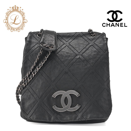 CHANEL Shoulder Bag, Chain Shoulder, Matelasse, Caviar Skin, Black, Silver-Tone Hardware, Pre-Owned - Vintage La Charme