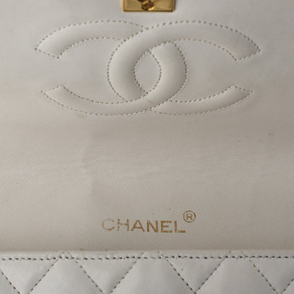 CHANEL Shoulder Bag, Chain Shoulder, Matelasse, Lambskin, White, Gold-Tone Hardware, Pre-Owned - Vintage La Charme