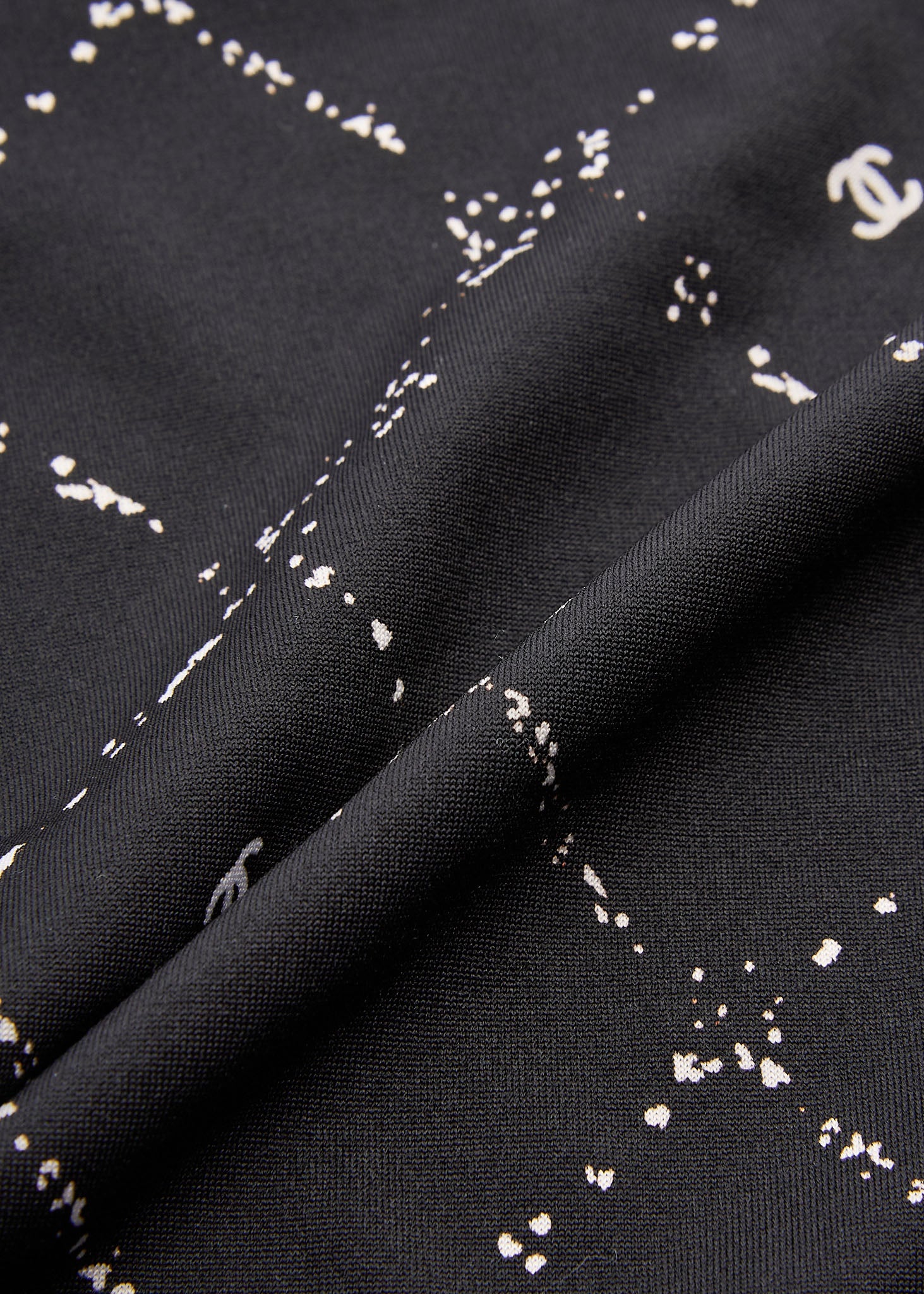 CHANEL T-Shirt, Coco Mark, Matelasse, Polyester Blend, Black, Pre-Owned - Vintage La Charme