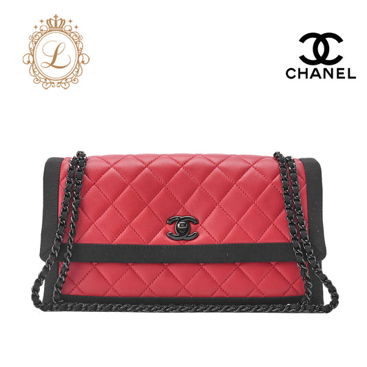 CHANEL Shoulder Bag Mini Matelasse Chain Shoulder Lambskin Nylon Red Gold-Tone Hardware Pre-Owned - Vintage La Charme