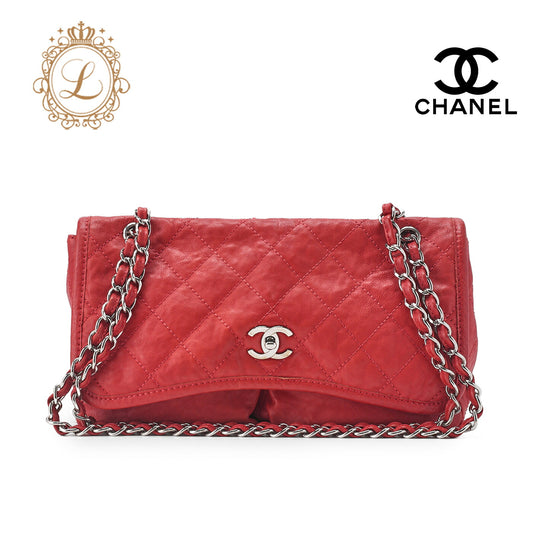 CHANEL Shoulder Bag, Matelasse Turn Lock, Chain Shoulder, Calfskin, Red, Silver-Tone Hardware, Pre-Owned - Vintage La Charme