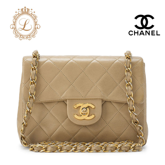 CHANEL Mini Shoulder Bag Matelasse Turn Lock Chain Lambskin Beige Gold-Tone Hardware Pre-Owned - Vintage La Charme