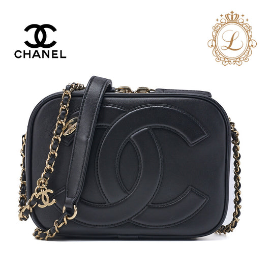 CHANEL Shoulder Bag, Matelasse, Round Zipper, Lambskin, Black, Gold-Tone Hardware, Pre-Owned - Vintage La Charme