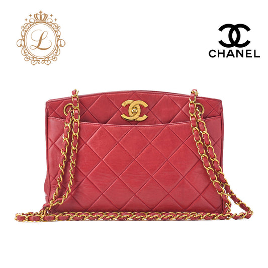 CHANEL Shoulder Bag Matelasse Deca Coco Turn Lock Lambskin Red Gold-Tone Hardware Pre-Owned - Vintage La Charme