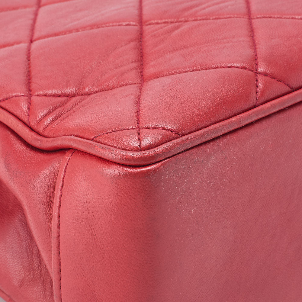 CHANEL Shoulder Bag Matelasse Deca Coco Turn Lock Lambskin Red Gold-Tone Hardware Pre-Owned - Vintage La Charme