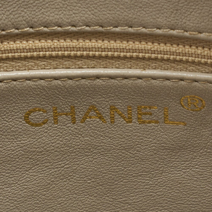CHANEL Shoulder Bag, Matelasse, Fringe Chain Shoulder, Lambskin, Ivory, Gold-Tone Hardware, Pre-Owned - Vintage La Charme