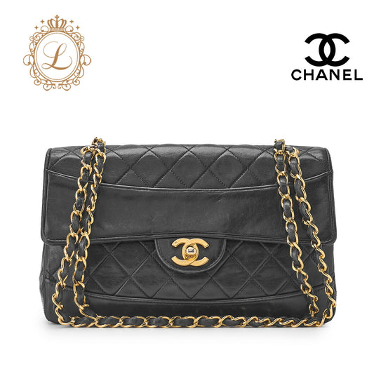 CHANEL Shoulder Bag, Matelasse Turn Lock Design, Lambskin, Black, Gold-Tone Hardware, Pre-Owned - Vintage La Charme