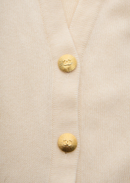 CHANEL Cardigan, Coco Mark, Long Sleeve, Cashmere, Beige, Gold-Tone Hardware, Pre-Owned - Vintage La Charme