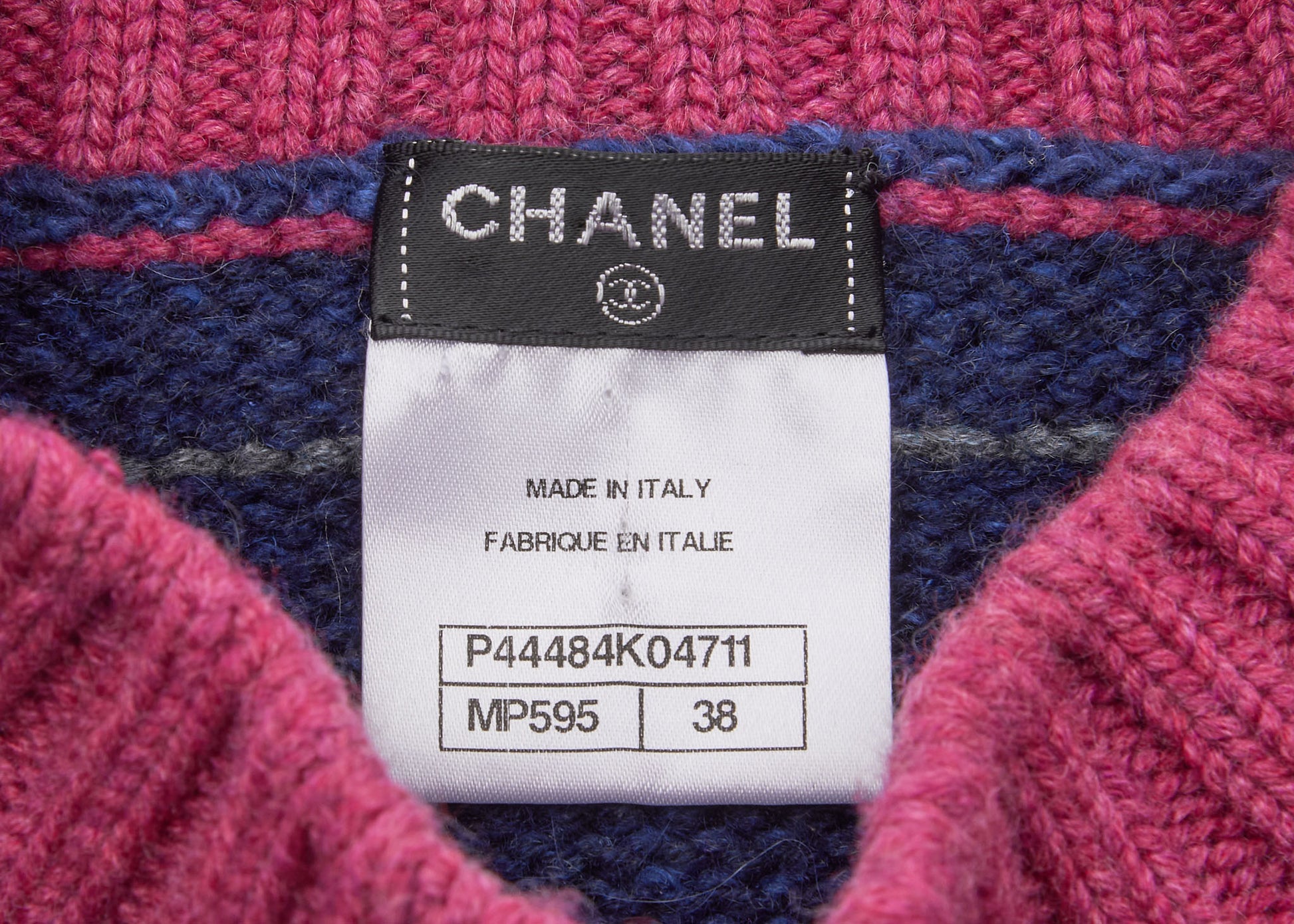 CHANEL Knit Sweater, Coco Button, Cashmere Silk Wool Blend, Navy, Gold-Tone Hardware, Pre-Owned - Vintage La Charme