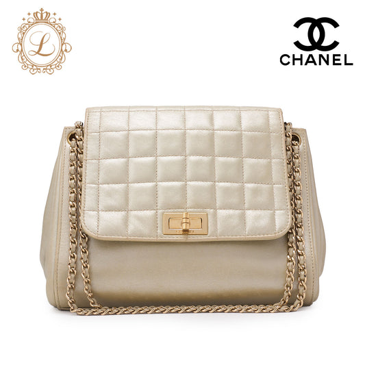 CHANEL Shoulder Bag, Chocolate Bar, 2.55 Lock, Lambskin, Gold, Gold-Tone Hardware, Pre-Owned - Vintage La Charme