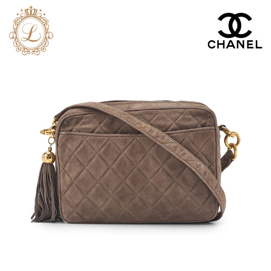 CHANEL Shoulder Bag, Matelasse, Fringe, Suede, Gray Beige, Gold-Tone Hardware, Pre-Owned - Vintage La Charme