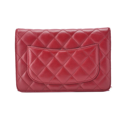 CHANEL Chain Wallet Matelasse Lambskin Red Silver-Tone Hardware Pre-Owned - Vintage La Charme