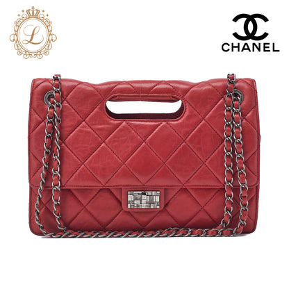 CHANEL Shoulder Bag Matelasse Turn Lock 2.55 Lock Chain Lambskin Red Silver-Tone Hardware Pre-Owned - Vintage La Charme