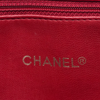 CHANEL Shoulder Bag Tote Bag Matelasse Pro Lambskin Red Gold-Tone Hardware Pre-Owned - Vintage La Charme