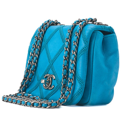 CHANEL Shoulder Tote Bag Matelasse Sparkle Leather Turquoise Blue Silver-Tone Hardware Pre-Owned - Vintage La Charme