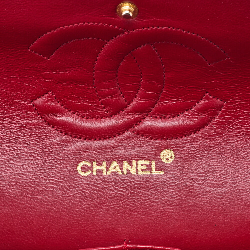CHANEL Shoulder Bag Matelasse Double Flap Lambskin Red Gold-Tone Hardware Pre-Owned - Vintage La Charme