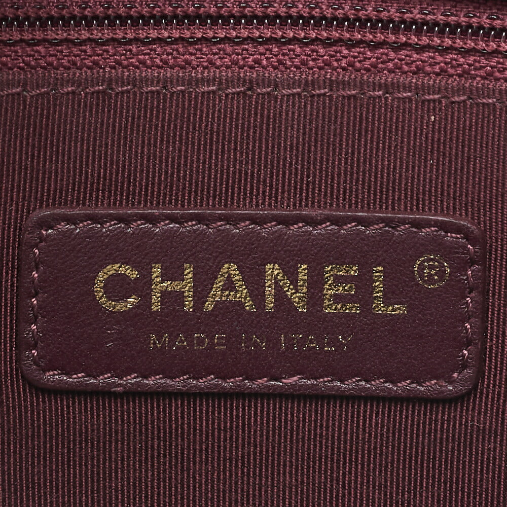 CHANEL Shoulder Bag Matelasse Calfskin Navy Gold-Tone Hardware Pre-Owned - Vintage La Charme