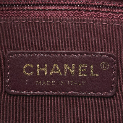 CHANEL Shoulder Bag Matelasse Calfskin Navy Gold-Tone Hardware Pre-Owned - Vintage La Charme