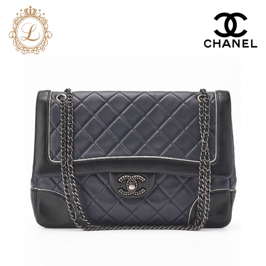 CHANEL Shoulder Bag, Deca Matelasse Turn Lock, Lambskin, Black, Silver-Tone Hardware, Pre-Owned - Vintage La Charme
