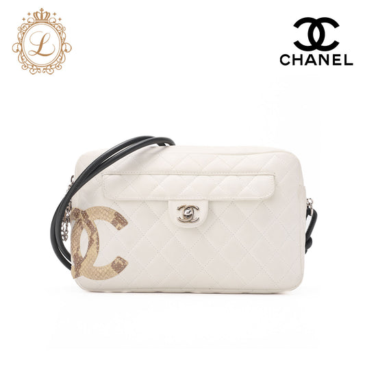 CHANEL Shoulder Bag Matelasse Calfskin Python White Silver-Tone Hardware Pre-Owned - Vintage La Charme