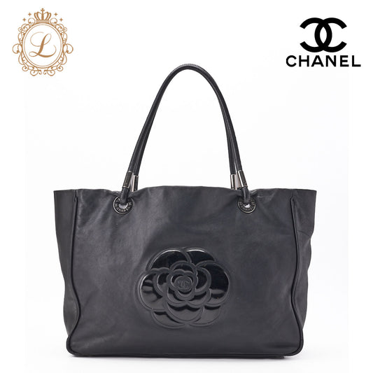CHANEL Large Tote Bag Camellia Line Lambskin Black Silver-Tone Hardware Pre-Owned - Vintage La Charme