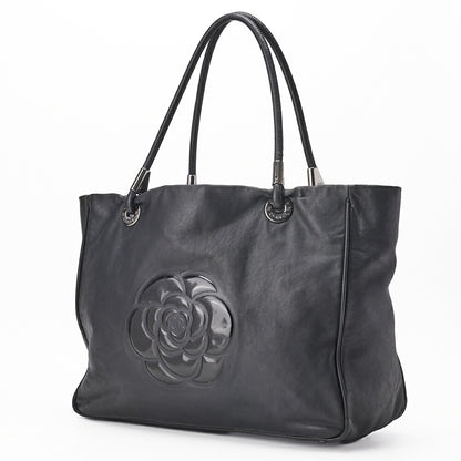 CHANEL Large Tote Bag Camellia Line Lambskin Black Silver-Tone Hardware Pre-Owned - Vintage La Charme